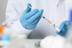 شرط وزارت بهداشت برای واردات واکسن کرونا با ارز نیمایی / مجوز به ۳ شرکت خصوصی ؛تاکنون
