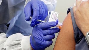 ۴واکسن ایرانی به سبد واکسیناسیون تا یک ماه آتی/برنامه‌ریزی ۴۸روزه برای اتمام واکسیناسیون