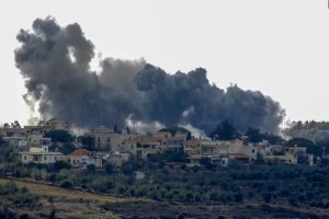 لحظه حملات هوایی ارتش رژیم صهیونیستی به مناطقی از جنوب لبنان