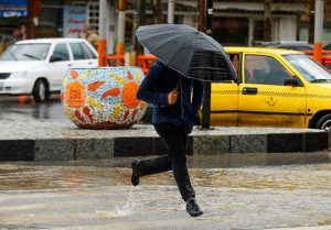 رئیس مرکز ملی پیش‌بینی و مدیریت بحران مخاطرات وضع هوا از نفوذ سامانه بارشی به جنوب غرب کشور خبر داد.