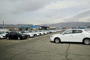 تداوم کاهش تدریجی قیمت در بازار خودرو