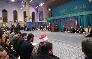 شرط حل مشکلات و پیشرفت، اعتماد به خدا و ورود به میدان