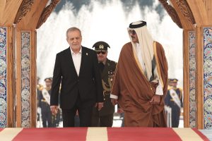 استقبال رسمی پزشکیان از امیر قطر