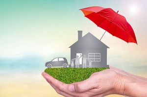 صنعت بیمه ۲۰ سال از صنعت بانکداری عقب‌تر است