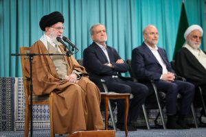 دست دوستی ما به سمت همه‌ دولت‌های اسلامی دراز است