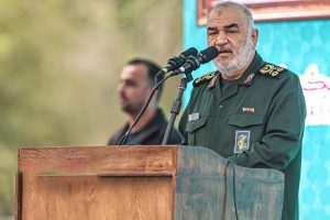 سردار سلامی: ملتی که ذلت ناپذیر است، شکست ناپذیر است