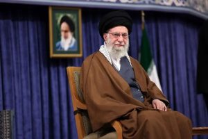 بیانیه بیش از ۱۰۰ نفر از علمای جهان اسلام در حمایت از رهبر انقلاب