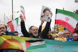 حضور پرشور مردم تهران در راهپیمایی روز قدس؛ تکبیرها در زیر باران طنین‌انداز شد