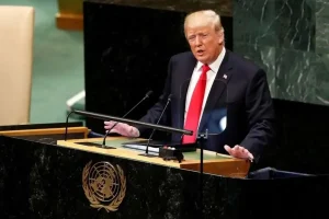سفیر آمریکا در سازمان ملل در گفت‌وگو با خبرنگاران مدعی شد که رئیس‌جمهور آمریکا دو سال نخستِ بازگشت خود به کاخ سفید را صرف رسیدگی به مناقشاتی کرده است که دولت‌های پیشین آن‌ها را «نادیده» گرفته بودند.